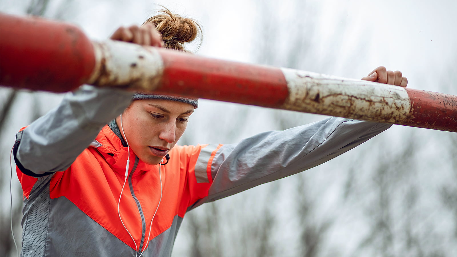 Female athlete exercises outdoors. (Photo: Getty Images)